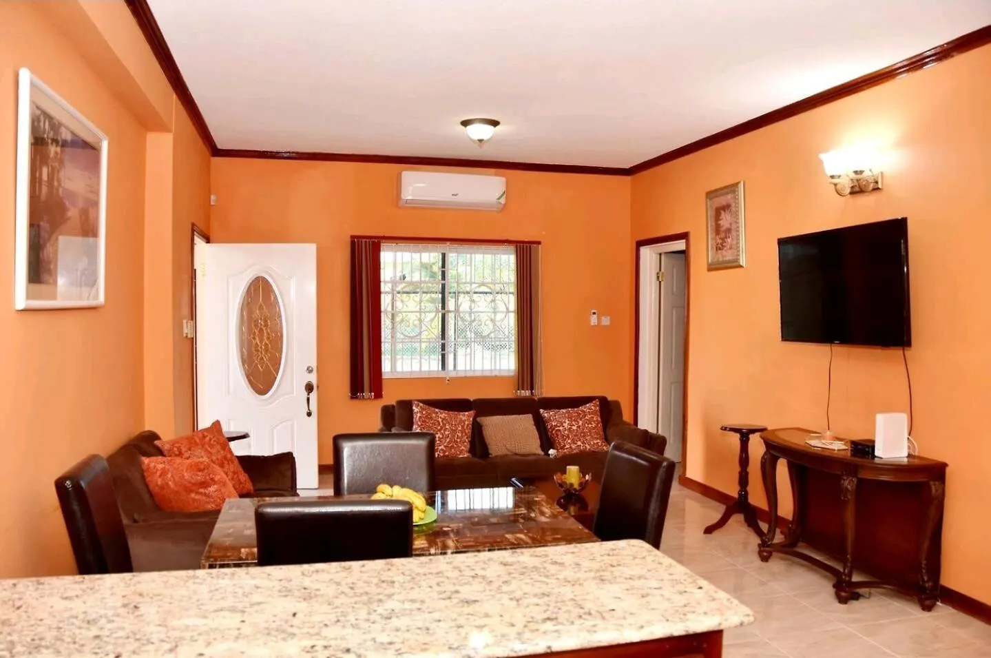 Lw Guesthouse Montego Bay Jamaica