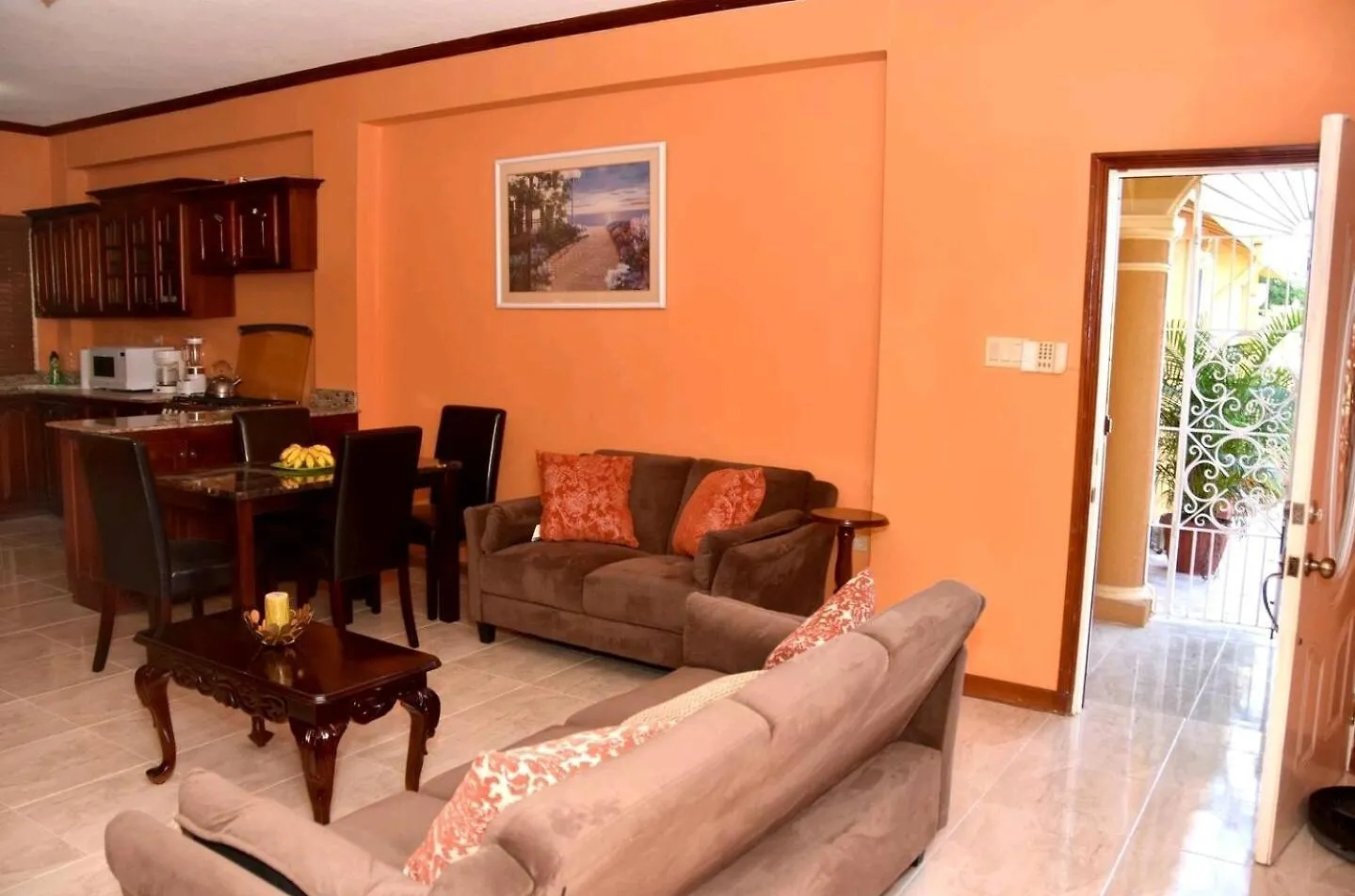 Lw Guesthouse Montego Bay 0*,