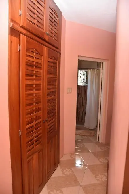 Lw Guesthouse Montego Bay