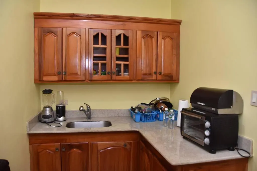 Lw Guesthouse Montego Bay