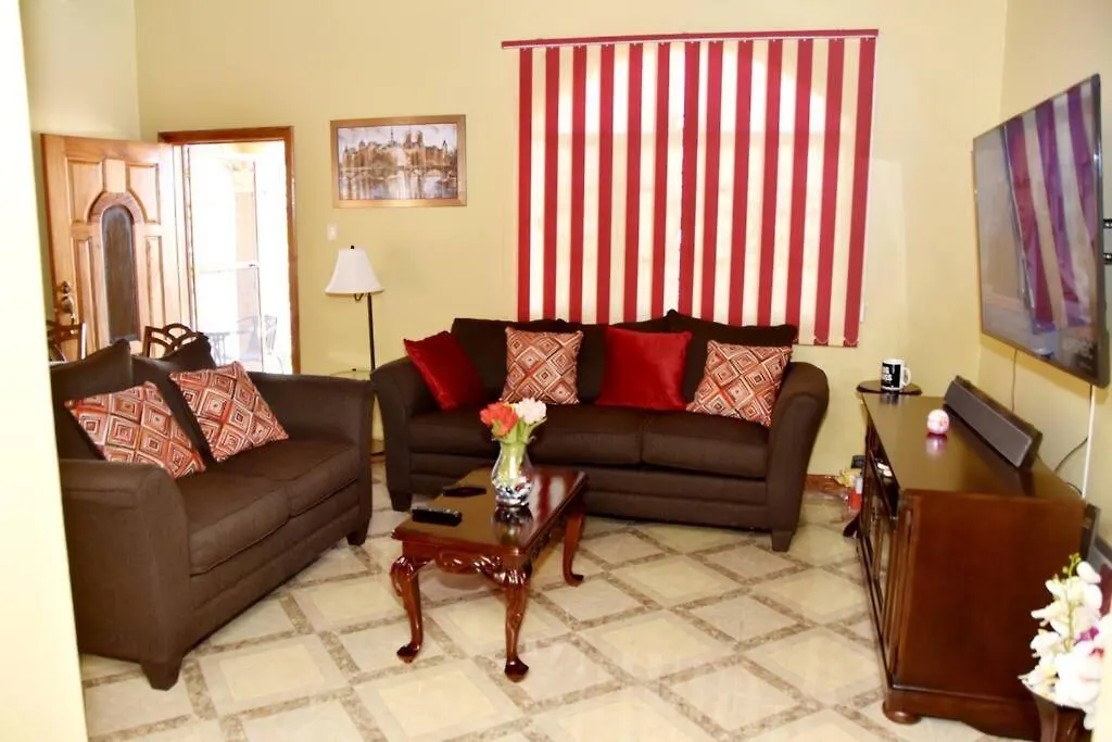 Lw Guesthouse Montego Bay Jamaica